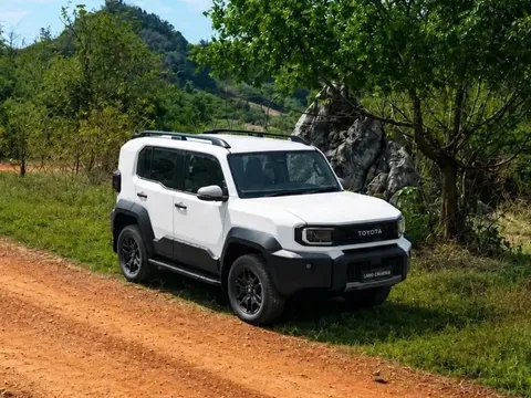 Toyota Land Cruiser FJ trình làng khách Việt, giá khởi điểm chưa đến 1,2 tỷ đồng