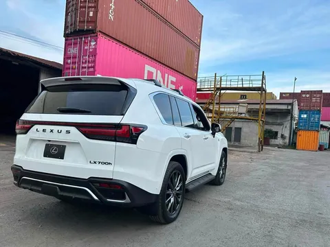 Lexus LX 700h đầu tiên cập cảng Việt Nam: SUV hybrid đầu bảng có gì đặc biệt?