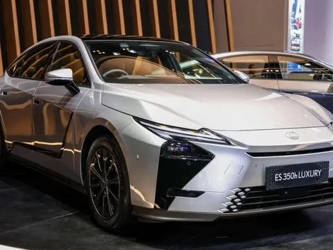 Lexus ES đời mới cập bến Đông Nam Á: Bổ sung bản điện chạy khoảng 560 km, chờ ngày về Việt Nam