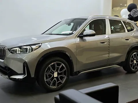 Cận cảnh BMW X1 2026 vừa ra mắt tại Việt Nam: Ngoại hình vuông vức hơn, nâng cấp công nghệ