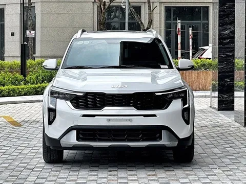 Giá Kia Sonet chạm đáy mới, 'phả hơi nóng' lên Toyota Raize, Suzuki Fronx