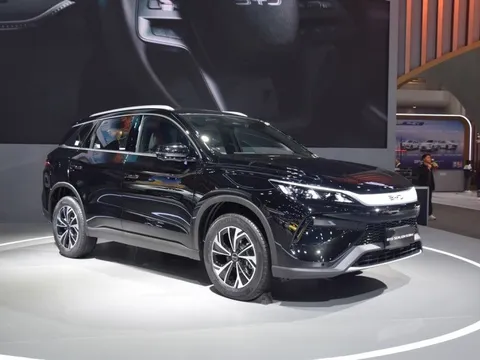 SUV hybrid cắm sạc BYD Sealion 5 nhận cọc tại Việt Nam: Chạy thuần điện 110 km/sạc, giá dự kiến dễ tiếp cận
