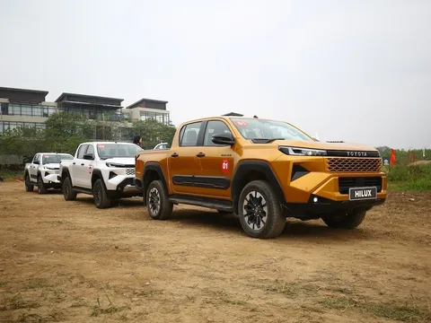 Bán tải Toyota Hilux được đại lý ưu đãi, bản Pro xuống còn 666 triệu đồng
