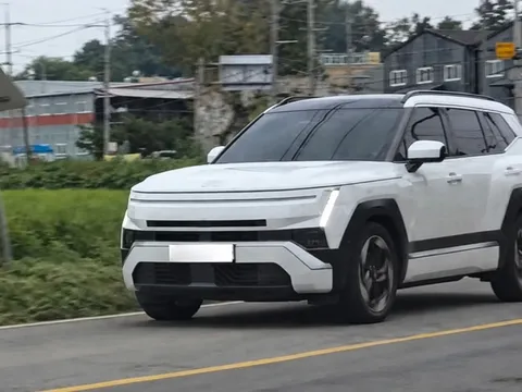 Ảnh thực tế Hyundai Tucson 2027 lăn bánh trên phố: Diện mạo cơ bắp hơn, kích thước lớn hơn đời cũ