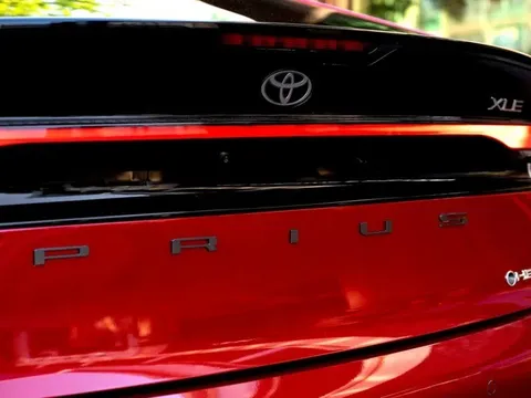 Toyota lên kế hoạch trang bị pin lithium-ion thế hệ mới cho loạt xe hybrid