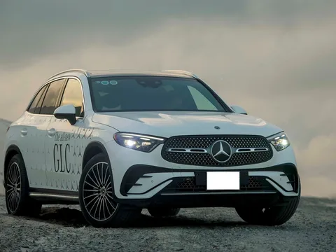Kích cầu tháng Ngâu, Mercedes-Benz GLC 300 VIN 2026 giảm hơn nửa tỷ đồng tại đại lý