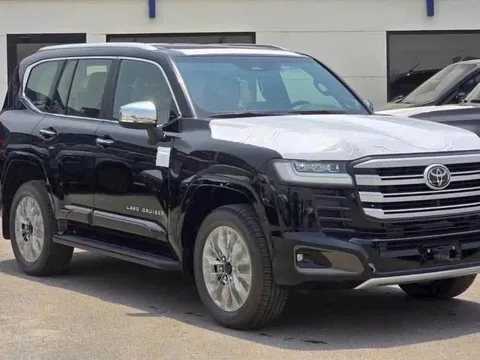 Toyota Land Cruiser LC300 HEV sắp bán tại Việt Nam lộ mức tiêu thụ nhiên liệu