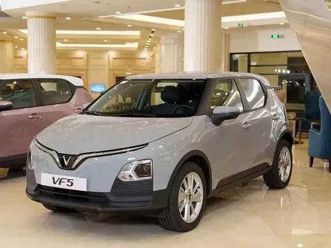 VinFast VF 5 xuống giá dưới 420 triệu đồng tại đại lý, tạo áp lực lên xe xăng hạng A