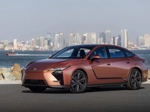 Lexus ES thế hệ mới có thể ra mắt khách Việt vào tháng 10, bản cao nhất giá dự kiến chưa tới 3 tỷ đồng