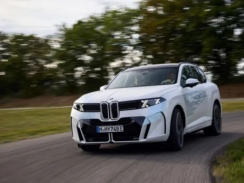 BMW iX5 Hydrogen sắp thành xe thương mại: Nạp nhiên liệu chỉ trong 5 phút, chạy tối đa khoảng 750 km