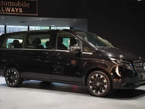 MPV hạng sang Mercedes-Benz V 300 Avantgarde nhận ưu đãi 'khủng' tới 600 triệu đồng