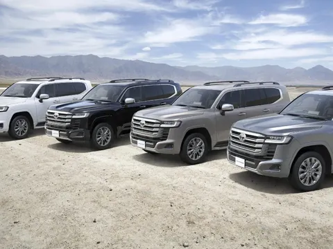 Toyota Land Cruiser 300 'chia tay' máy xăng V6, thay bằng động cơ hybrid mạnh 457 mã lực
