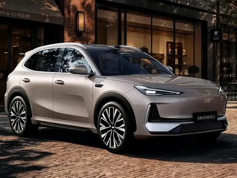 Geely EX5 phiên bản mới ra mắt: Mạnh hơn trước 114 mã lực, tầm vận hành tối đa tới 635 km