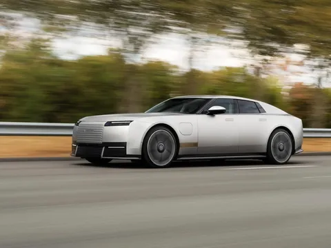 Jaguar Type 01 - Mẫu xe điện phá vỡ mọi quy chuẩn thiết kế truyền thống