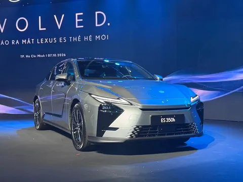 Lexus ES thế hệ mới chốt giá từ 2,34 tỷ đồng tại Việt Nam, chỉ còn bản hybrid và thuần điện