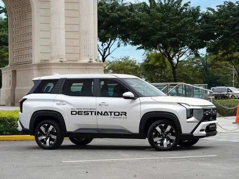 Mitsubishi Destinator bán hơn 10.000 xe tại Việt Nam sau 10 tháng, phá kỷ lục của 'đàn anh' Xpander