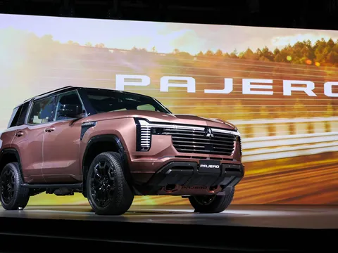 Vừa trở lại sau 7 năm, Mitsubishi Pajero đã khiến hãng xe Nhật bất ngờ vì quá hút khách