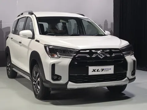 Suzuki XL7 2026 chuẩn bị về Việt Nam: Có gì mới để cạnh tranh với Veloz Cross, Stargazer?