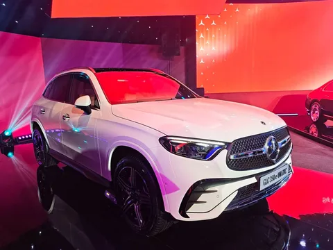 Mercedes-Benz GLC 350 e 4Matic trình làng khách Việt: Giá gần 3 tỷ đồng, chạy điện tới 128 km