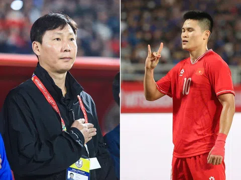 Tin bóng đá trong nước 6/1: ĐT Việt Nam đi vào lịch sử AFF Cup; HLV Kim Sang-sik gây chấn động