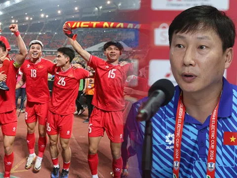 HLV Kim Sang-sik tặng món quà đặc biệt cho ĐT Việt Nam, tiết lộ đặc quyền hiếm có sau AFF Cup 2024