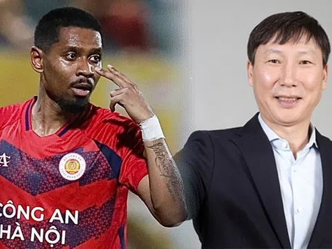 Ngôi sao Việt kiều gây sốt tại V.League, HLV Kim Sang-sik bất ngờ nhận 'mật thư'