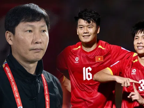 HLV Kim Sang-sik có quyết định khó tin, ĐT Việt Nam chốt 'quân xanh' trước trận gặp Malaysia