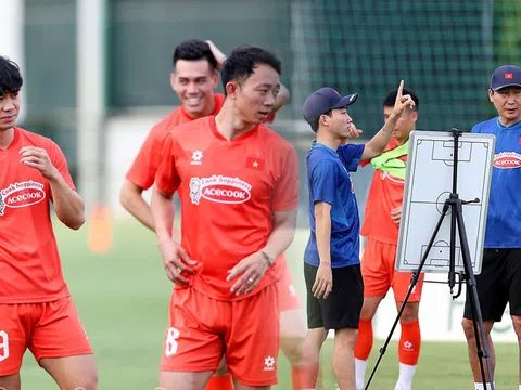 ĐT Việt Nam lộ 'từ huyệt' trước trận gặp Malaysia, HLV Kim Sang-sik có phương án ứng biến