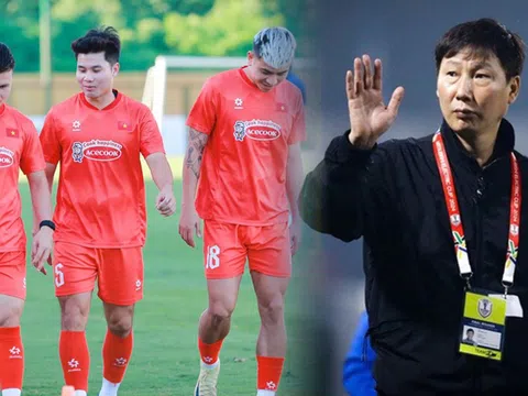 HLV Kim Sang-sik chốt danh sách ĐT Việt Nam, 5 cầu thủ vắng mặt trước ngày sang Malaysia