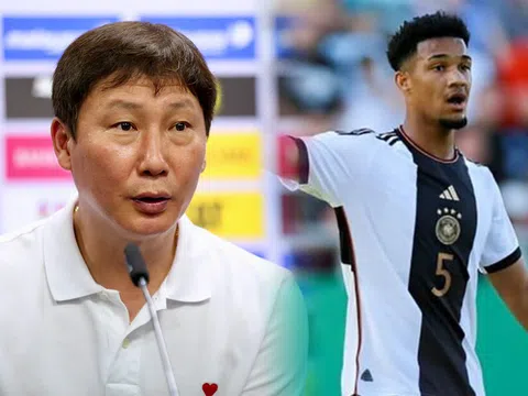 ĐT Việt Nam nhận báo động đỏ, HLV Kim Sang-sik đón 'siêu viện binh' từ châu Âu