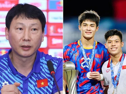 HLV Kim Sang-sik trao đặc quyền cho báu vật của HAGL, U23 Việt Nam bất ngờ có biến động lớn