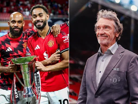 Sir Jim Ratcliffe chịu sức ép lớn, nhà Glazer bán Man United cho giới chủ Ả Rập