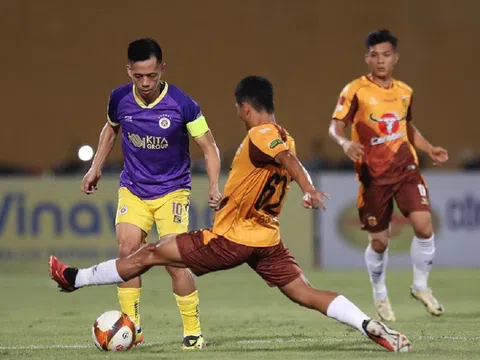 Phục vụ kế hoạch tổng duyệt diễu binh 2/9, 'siêu kinh điển' V.League dời lịch vào phút chót