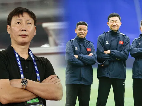 Người cũ ĐT Việt Nam nhận 'đòn đau' tại V.League, HLV Kim Sang-sik bất ngờ gửi 'mật thư'