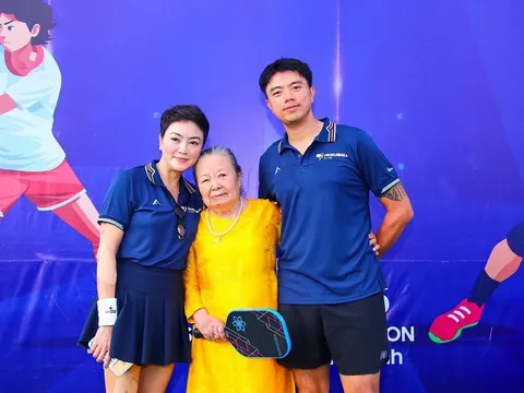 Mẹ chồng ca nương Kiều Anh 'nghiện' pickleball, tổ chức giải đấu đầy nhân văn