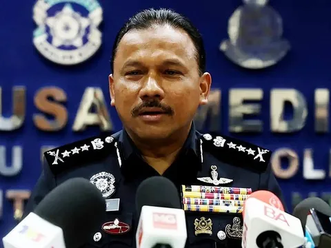 Cầu thủ nhập tịch Malaysia gây chấn động Đông Nam Á, khiến một người ra đi mãi mãi