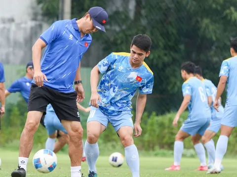 HLV Kim Sang-sik tránh vết xe đổ, U22 Việt Nam chuẩn bị cho kịch bản xấu nhất ở Bán kết SEA Games 33