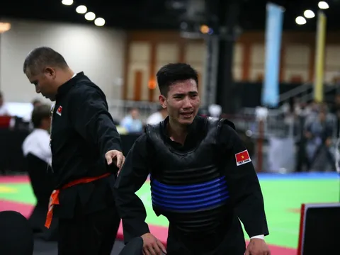 Đánh đối thủ Thái Lan bất động, VĐV Việt Nam bị trọng tài xử thua đầy oan ức ở SEA Games 33