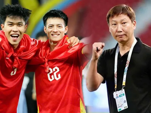 Hoàn thành xuất sắc nhiệm vụ SEA Games cùng U22 Việt Nam, HLV Kim Sang-sik được VFF tặng quà 'khủng'