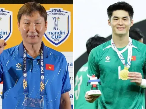 Tin bóng đá tối 2/1: Trụ cột U23 Việt Nam lọt top 10 châu Á; ĐT Việt Nam nhận món quà lớn từ FIFA?