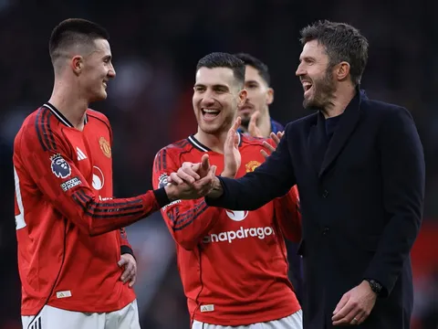 Đội bóng yếu nhất Ngoại hạng Anh tạo địa chấn, Manchester United có cơ hội vàng vào top 3