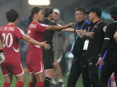 Trọng tài Việt Nam có quyết định gây tranh cãi, ĐT nữ Triều Tiên từ chối vào sân thi đấu
