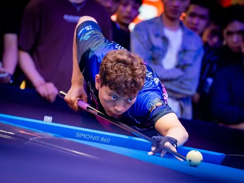 Dương Quốc Hoàng thắng dễ tay cơ chủ nhà, chính thức vào vòng knock-out European Open 2026