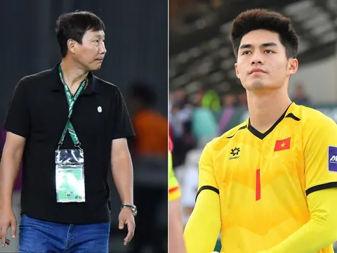 HLV Kim Sang Sik ra quyết định khó tin, lộ diện vị trí chật chội nhất ở ĐT Việt Nam
