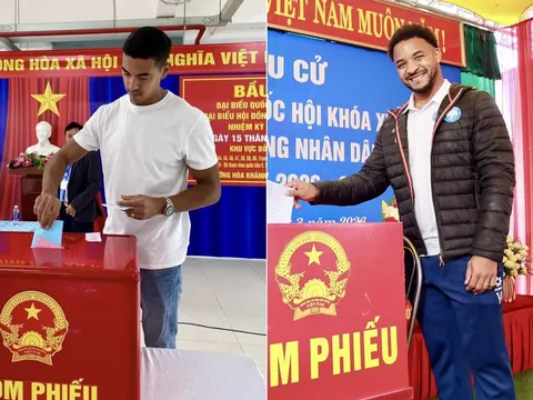 Cầu thủ nhập tịch đi bầu cử: Xuân Son nói thẳng một điều, Phi Long có hành động ghi điểm lớn