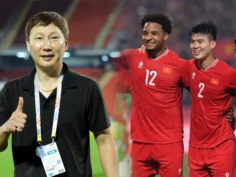 HLV Kim Sang-sik nhận 'món quà lớn', ĐT Việt Nam như 'hổ mọc thêm cánh' trước đại chiến Malaysia