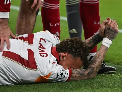 Cầu thủ Galatasaray đứt lìa một ngón tay, chờ phép màu sau trận gặp Liverpool