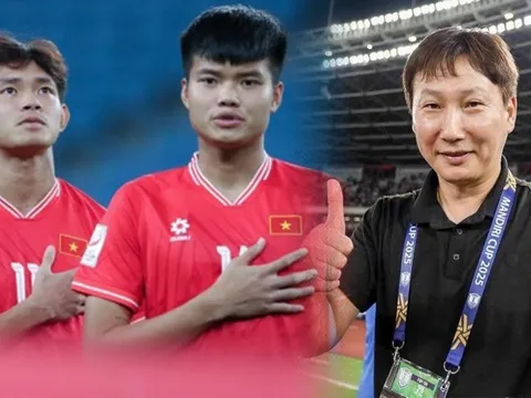 ĐT Việt Nam nhận 'tin vui kép', HLV Kim Sang-sik có thêm 'hỏa lực' giải bài toàn hàng công