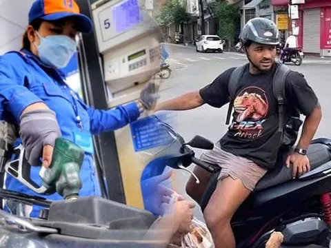 Giá xăng dầu mới nhất tối 20/4: RON 95 ‘rẻ bèo’, ‘siêu xe’ Xuân Son dùng mua bánh chuối đổ đầy bình hết bao nhiêu?