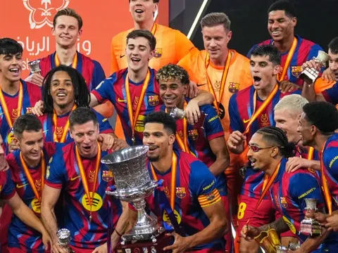 Barcelona vô địch La Liga sau El Clasico, Gavi tiết lộ màn khẩu chiến với Vinicius